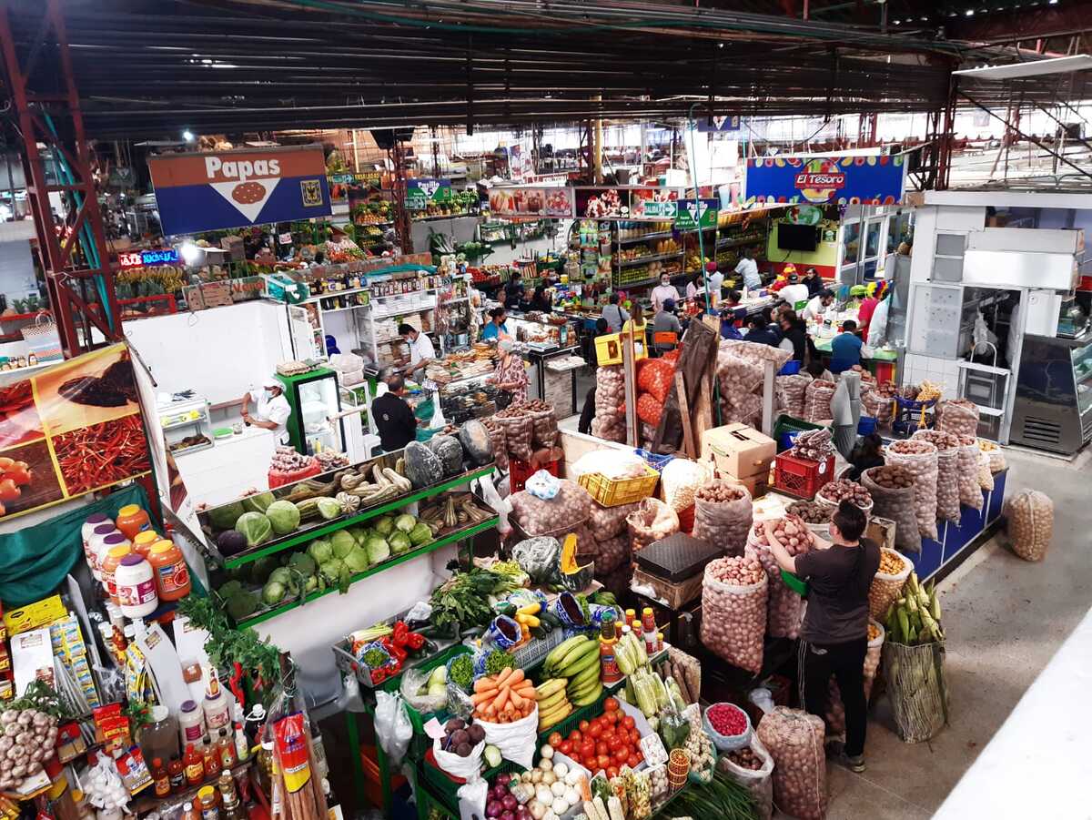 Regular lunch and local markets – Ñapa